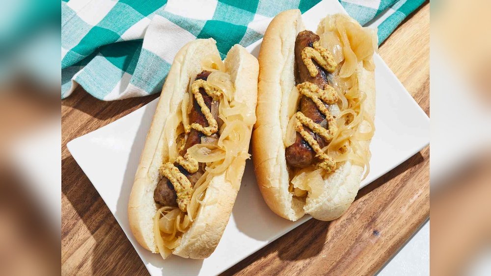 Wisconsin Bratwurst Recipe: Authentic, Juicy & Easy to Make