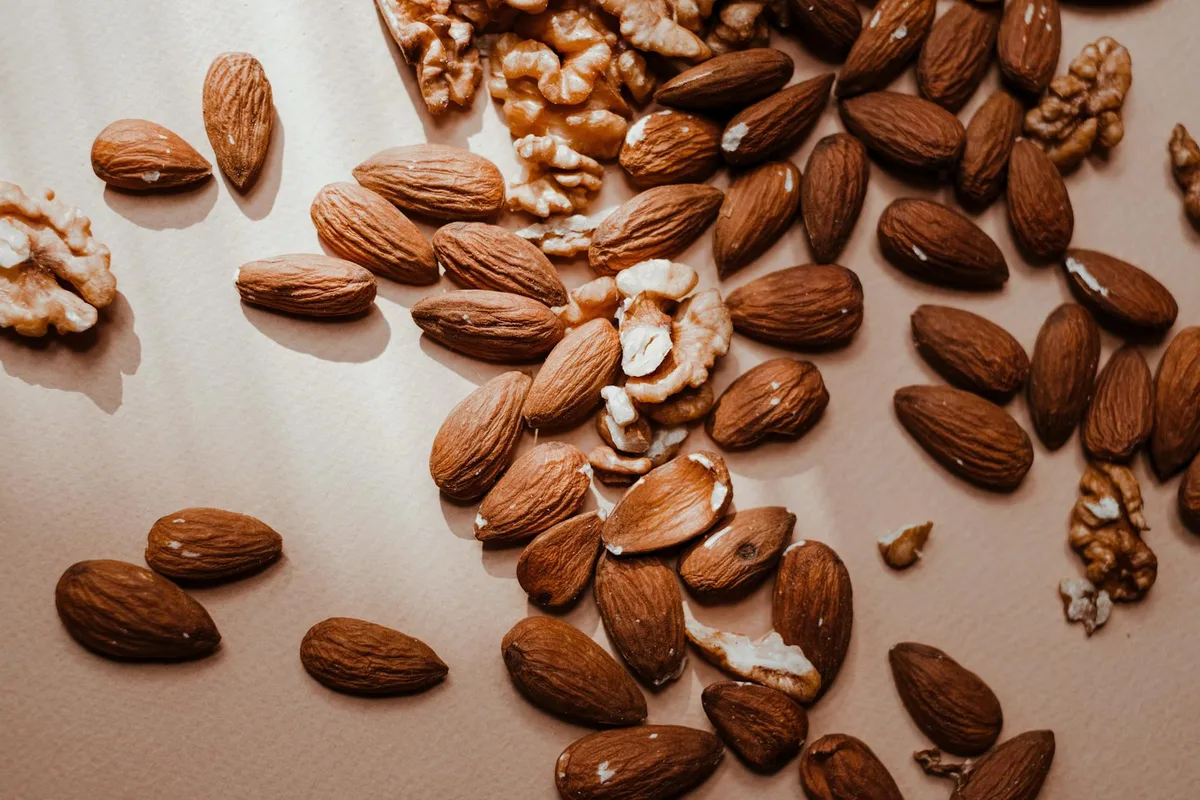 almonds vs walnuts comparison