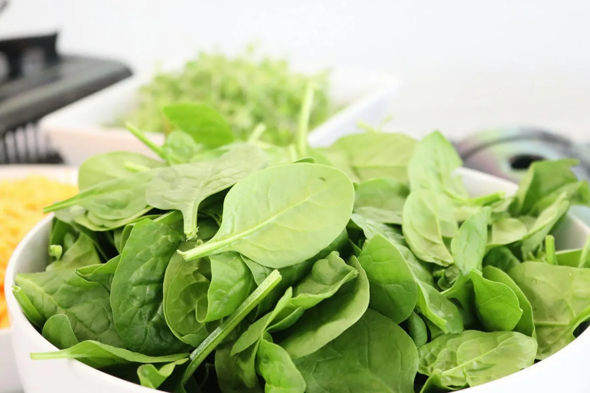 baby spinach leaves