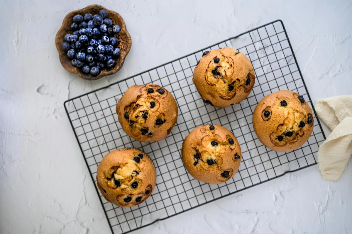 flat muffin vs risen muffin