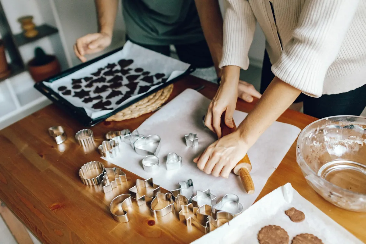 Manual vs electric cookie press