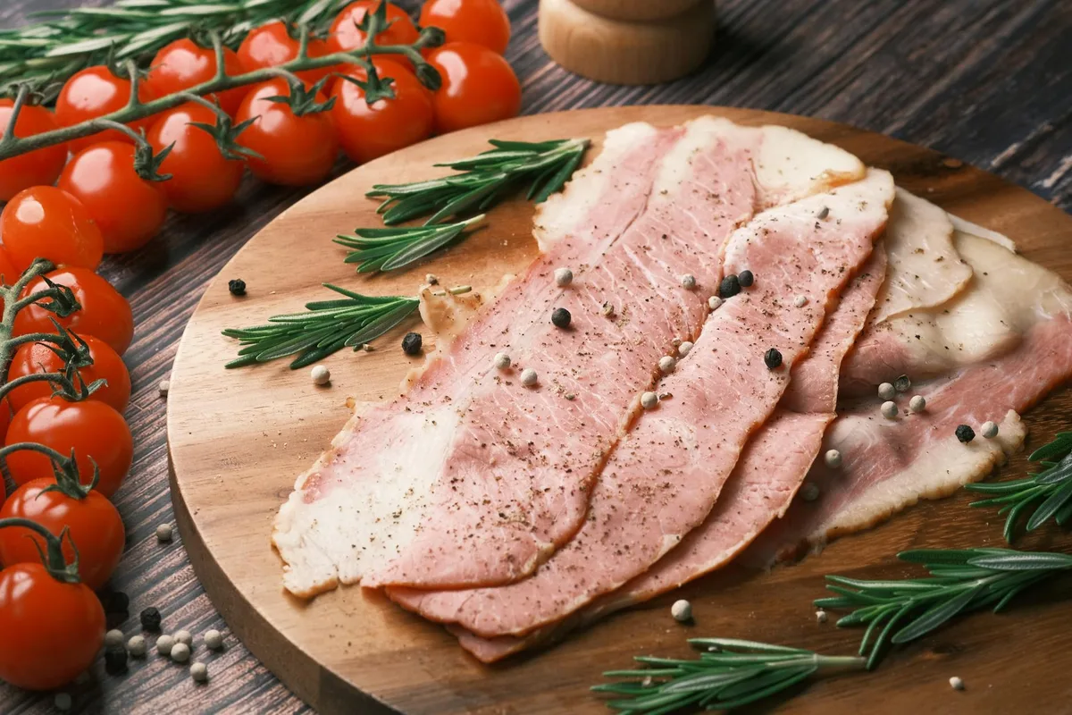 Thin vs thick cut bacon comparison