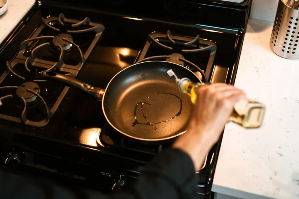 Mixing Vegetable Oil And Olive Oil For Frying
